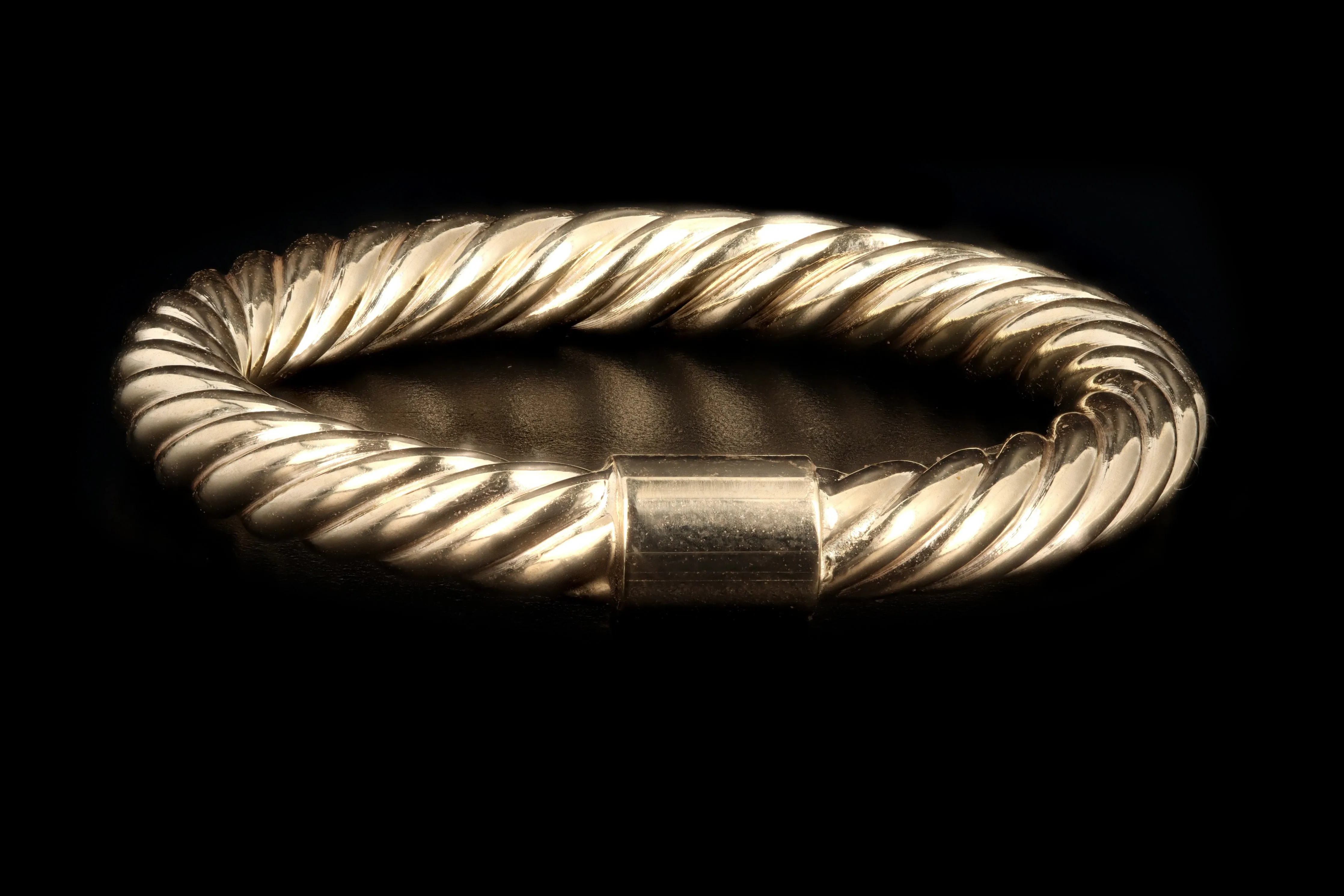 14K Yellow Gold Twisted Rope Hollow Stackable Ring