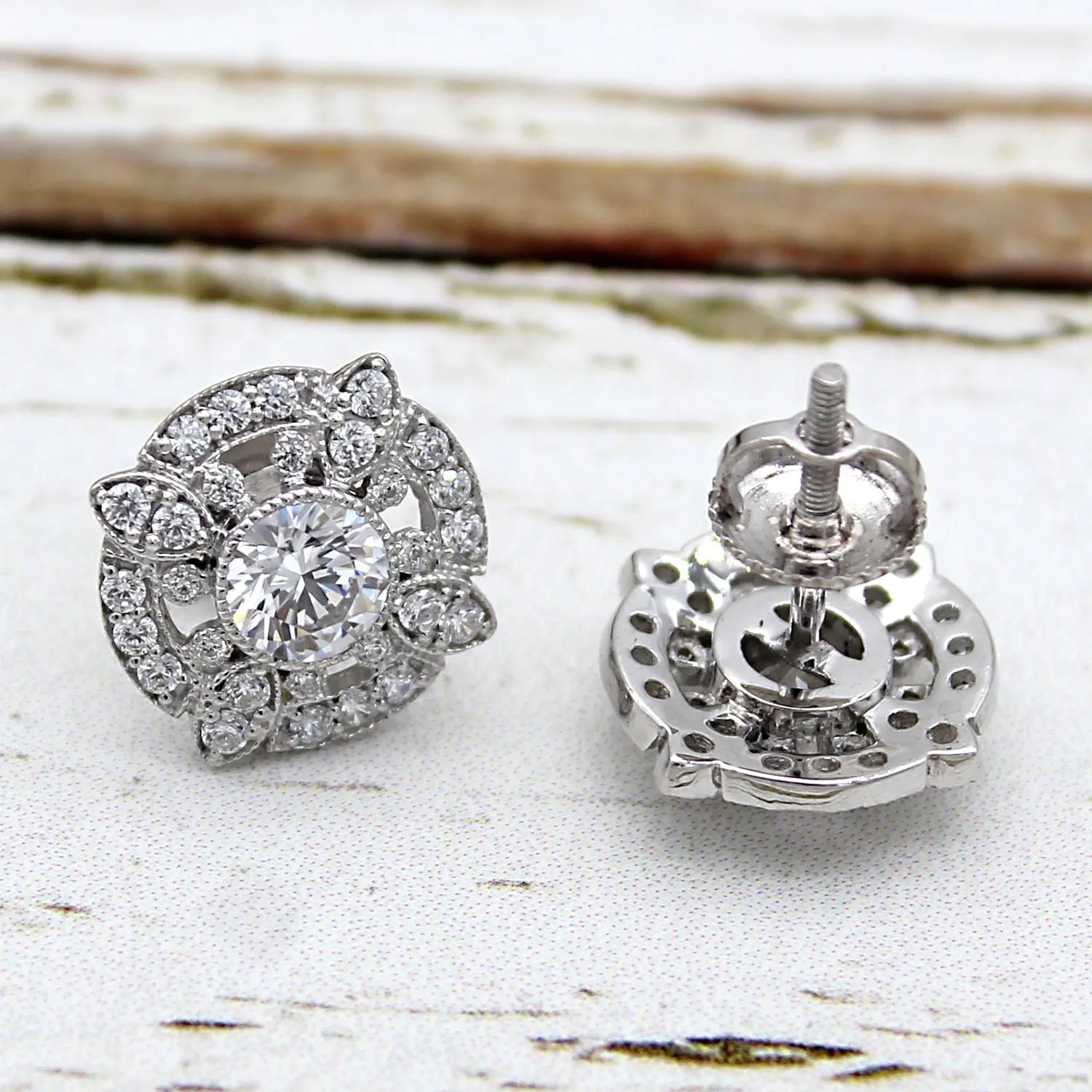 14kt White Gold Art Deco Round Diamond Stud Earrings