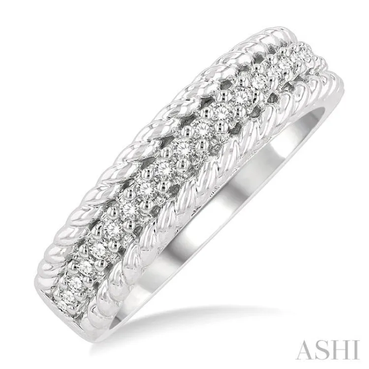 1/5 ctw Rope Border Round Cut Diamond Fashion Band in 14K White Gold