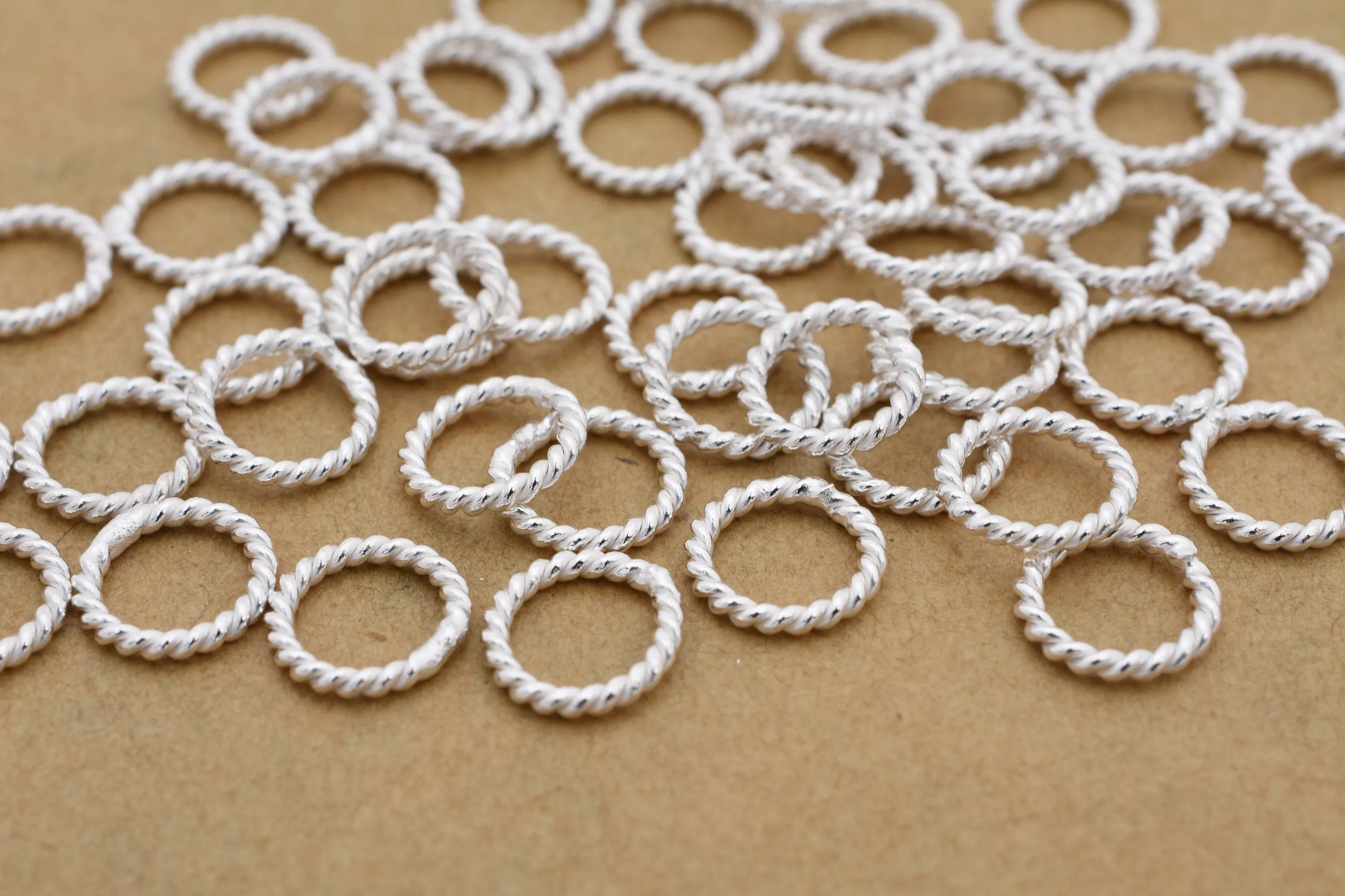 8mm Silver Plated 16 AWG Twisted Wire Closed Jump Rings