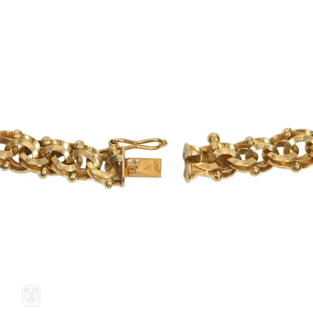 Antique graduated loop-in-loop chain necklace