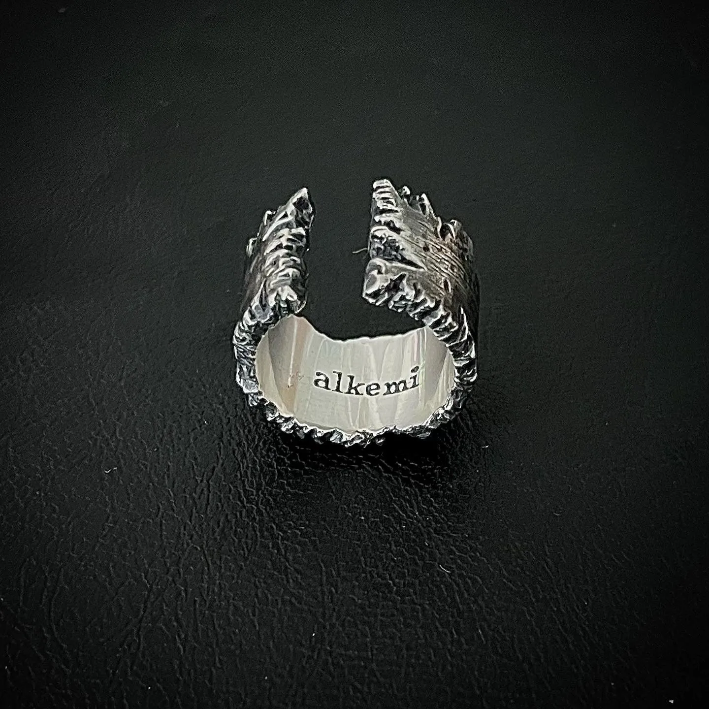 Broken ring [NEW]