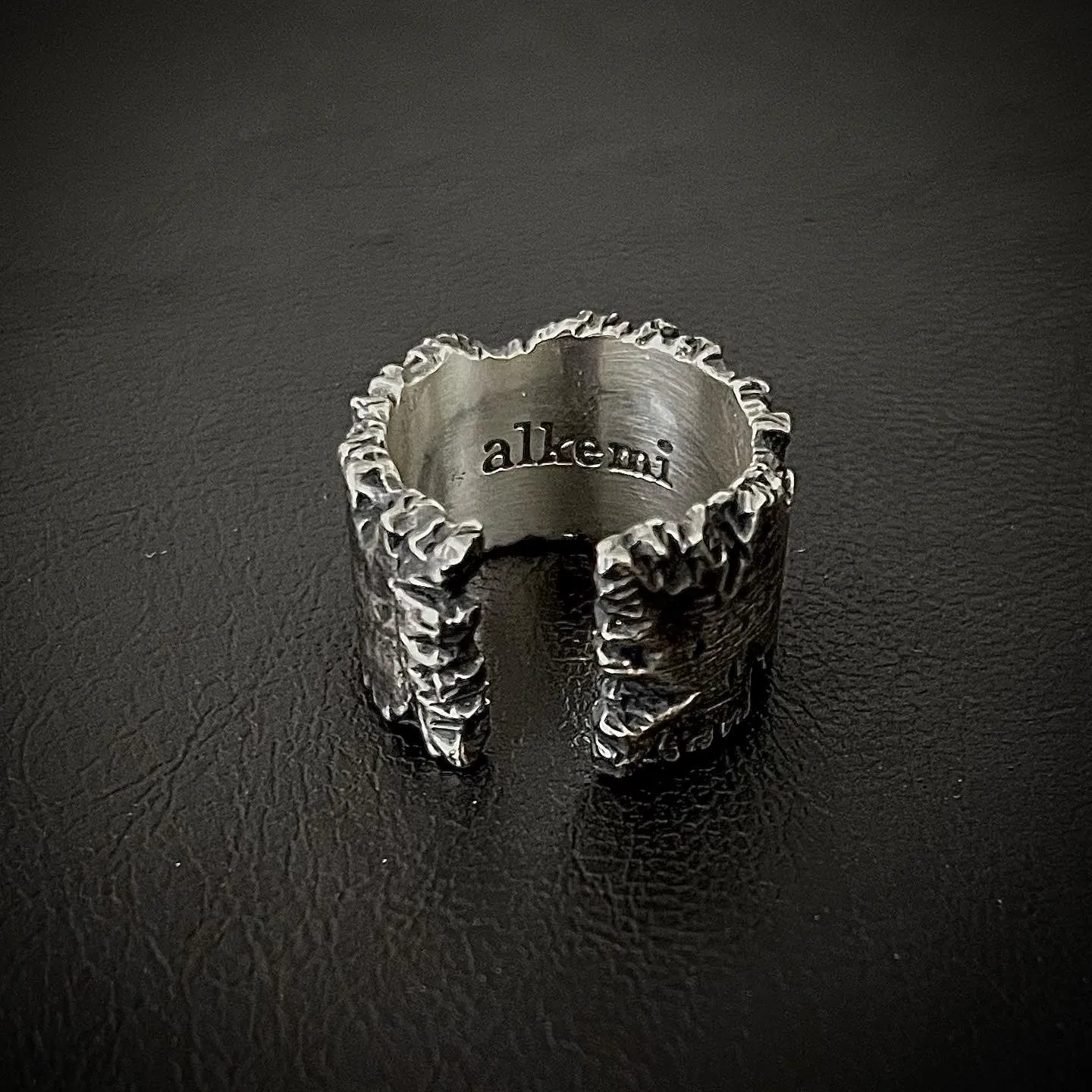 Broken ring [NEW]