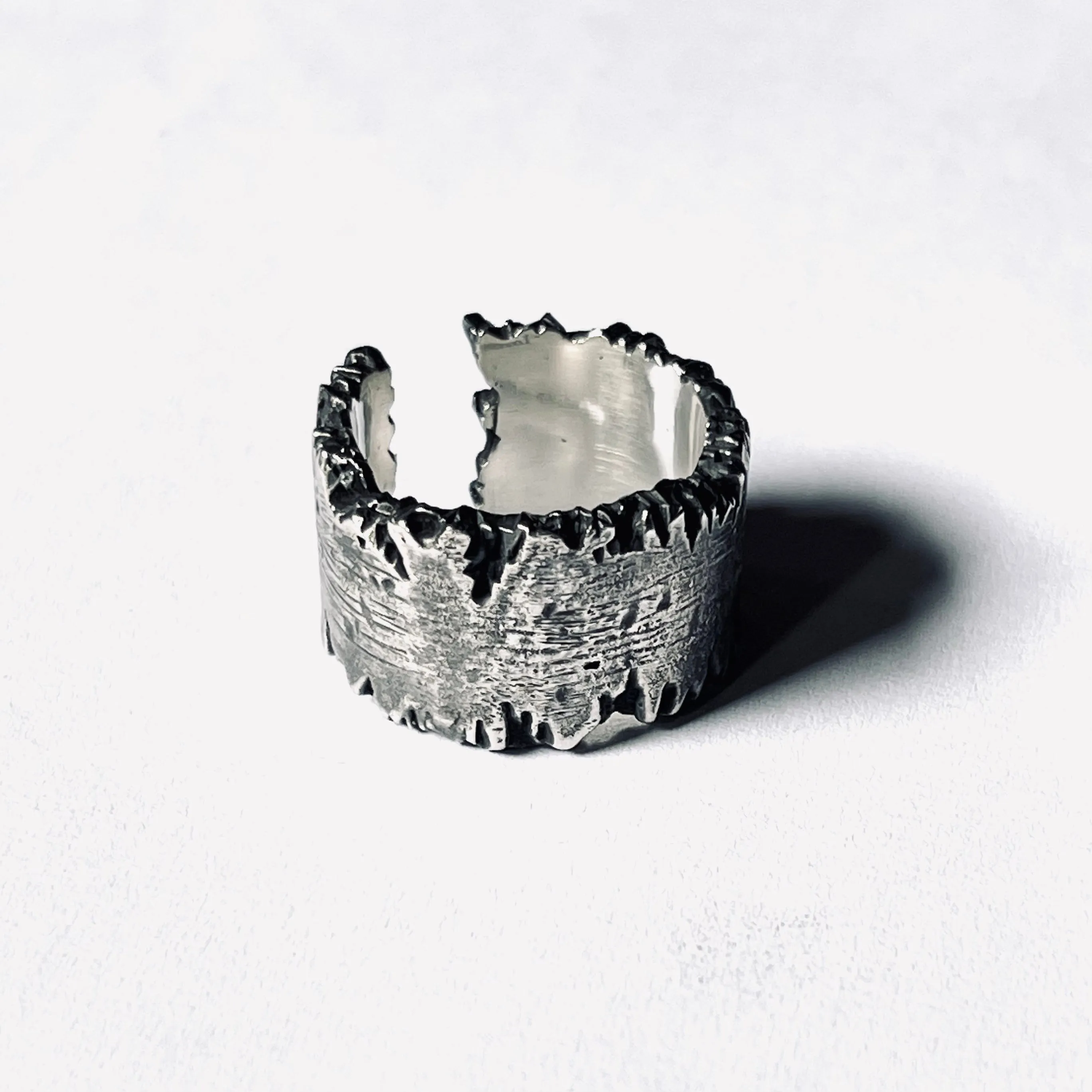 Broken ring [NEW]