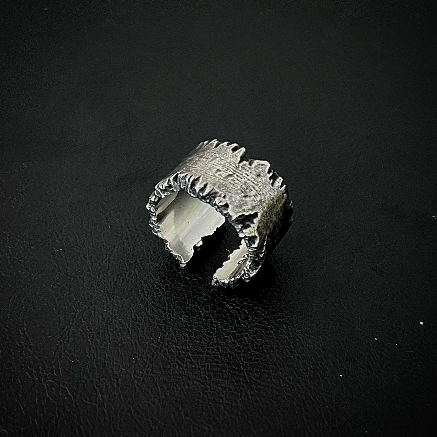 Broken ring [NEW]