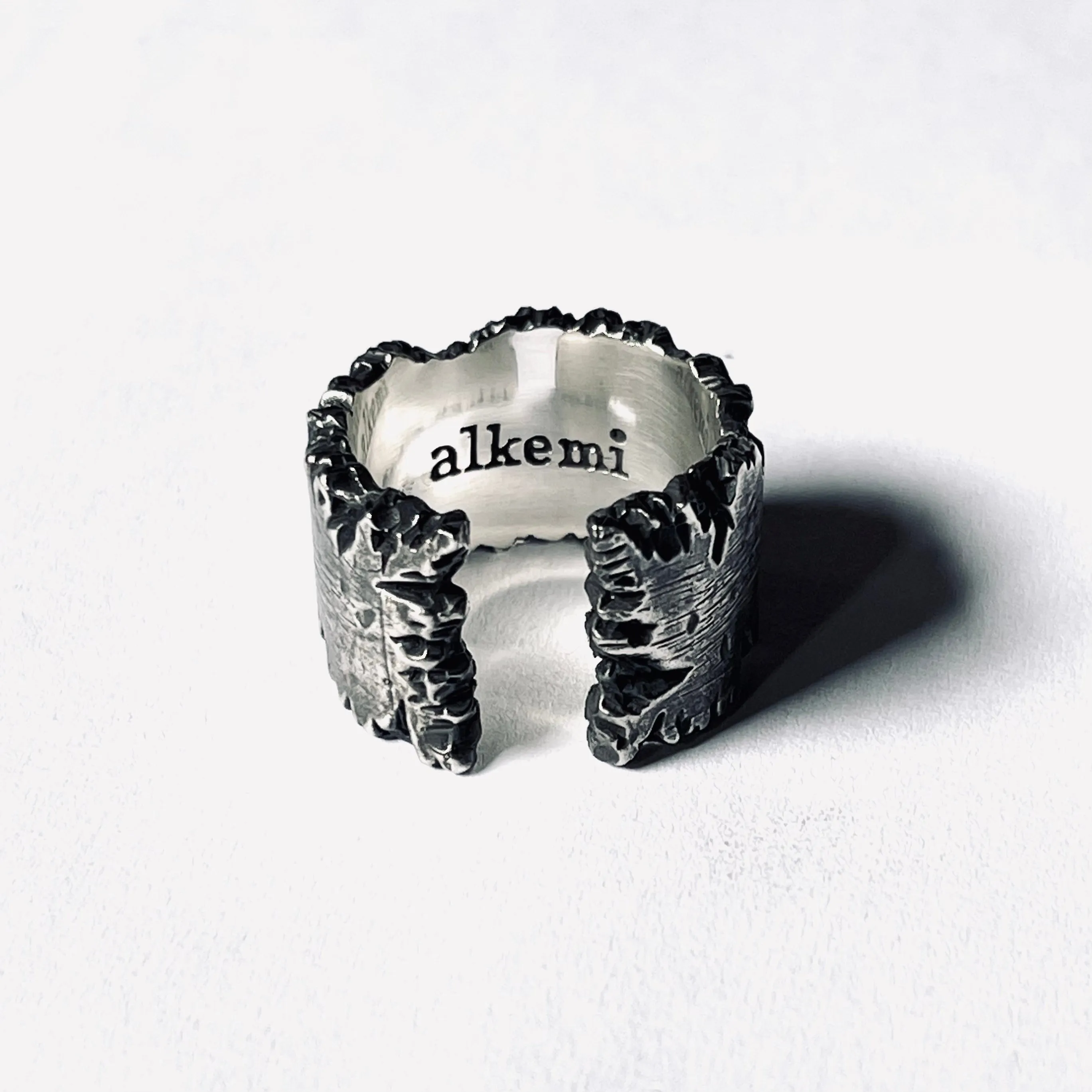 Broken ring [NEW]