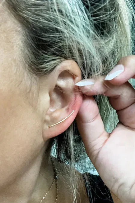 DAINTY EAR CLIMBER