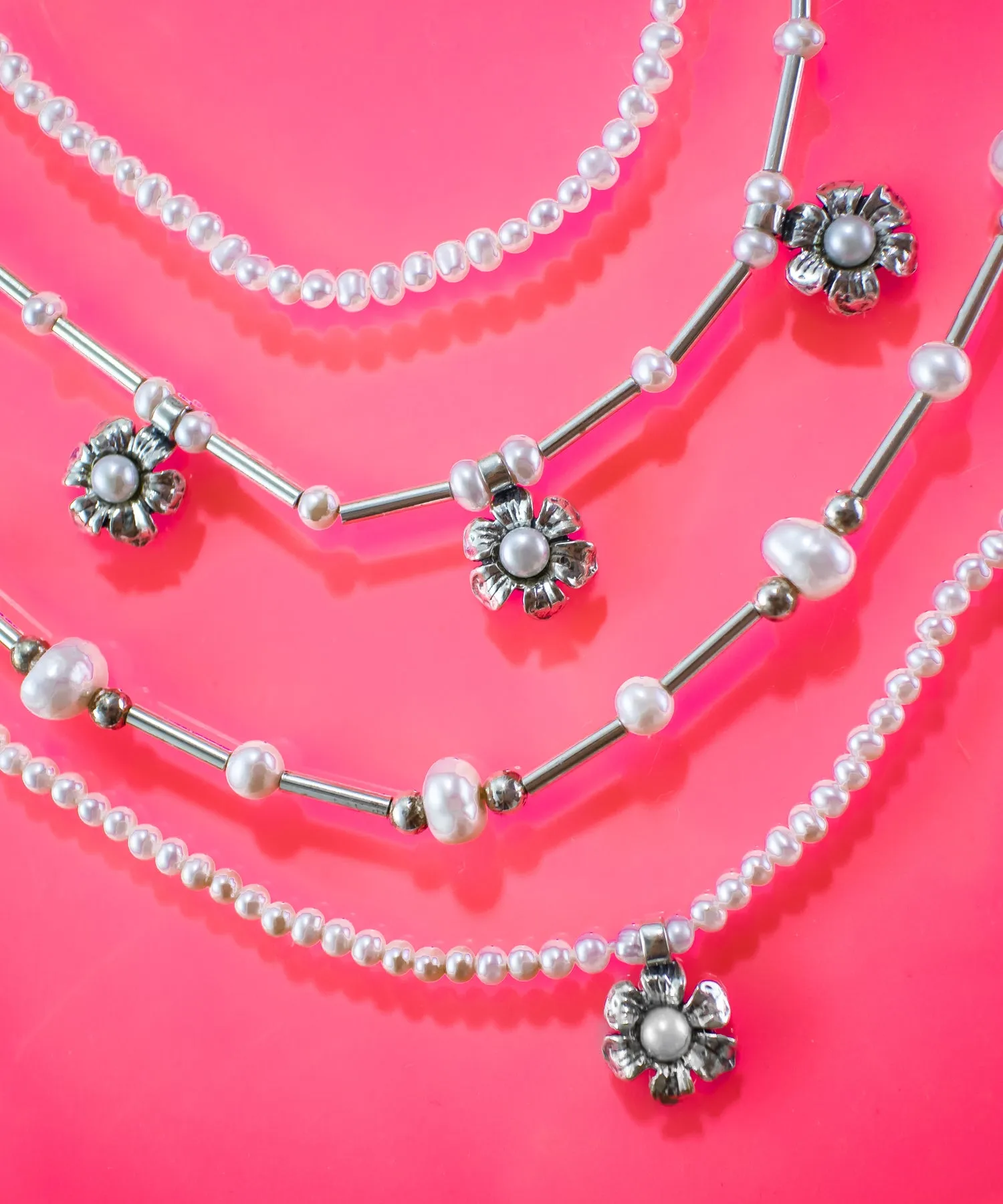 Daisies & Pearls Necklace