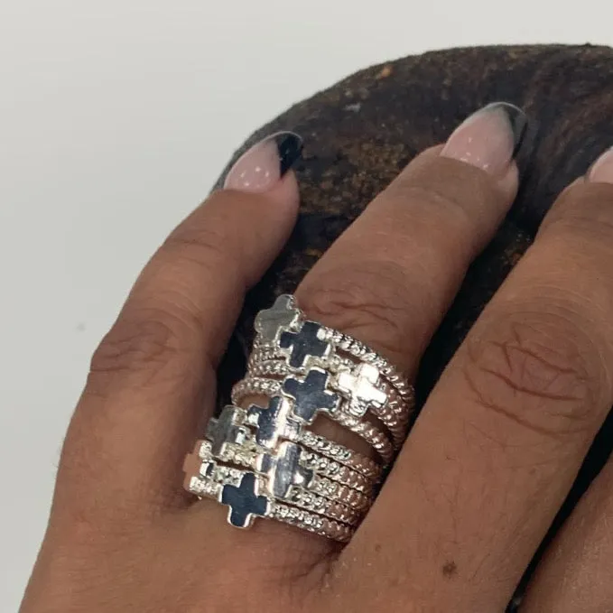 Dios mío Twisted Silver Mini Cross Ring