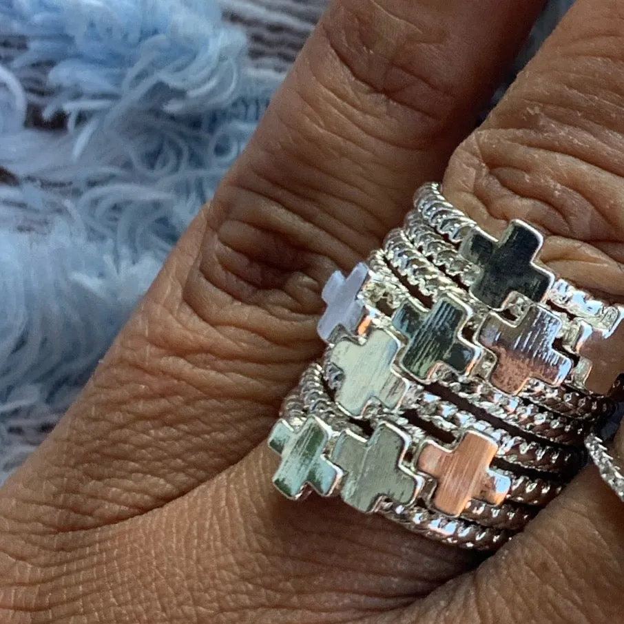 Dios mío Twisted Silver Mini Cross Ring