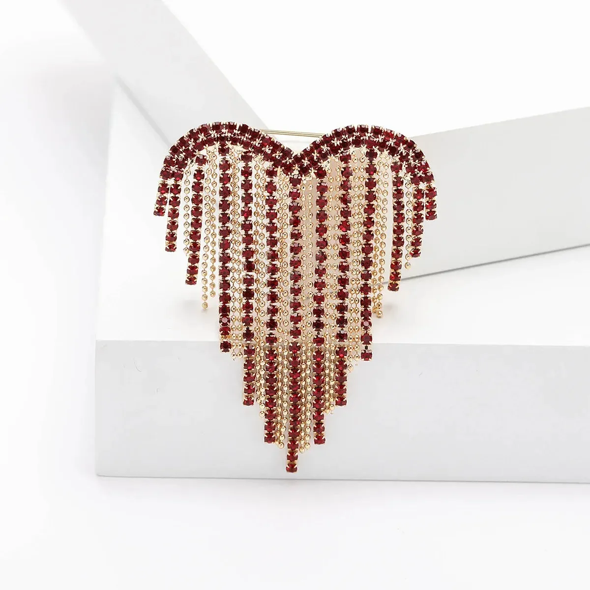 Dmari Designer Luxury Jewelry For Clothing Blood Black Rhinestone Heart Shape Lapel Pins Long Thread Tassel Brooch Women Brooch