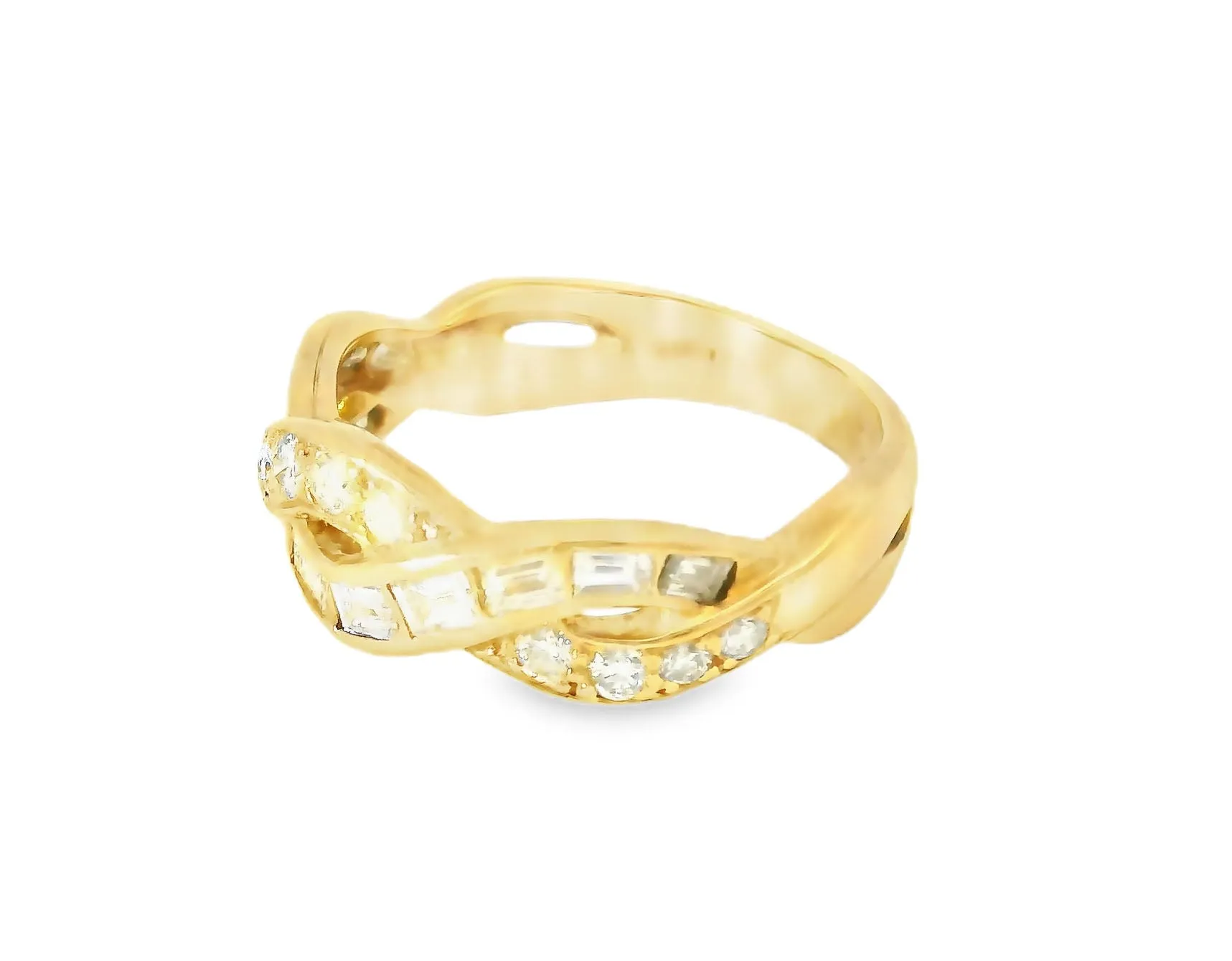 Gorgeous Estate 18K Yellow Gold Baguette Diamond Twisted Wedding Band Ring