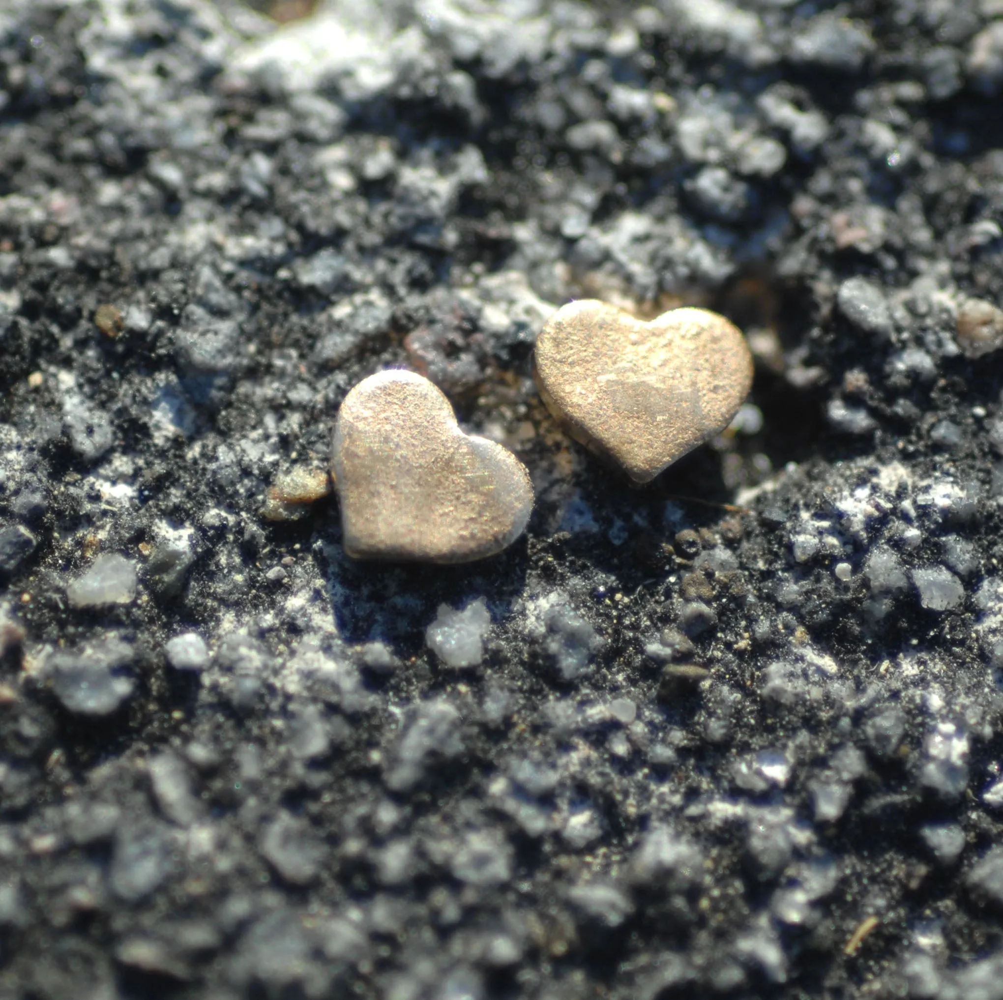 Hammered Tiny Metal Heart Classic Blanks 4mm x 4.6mm