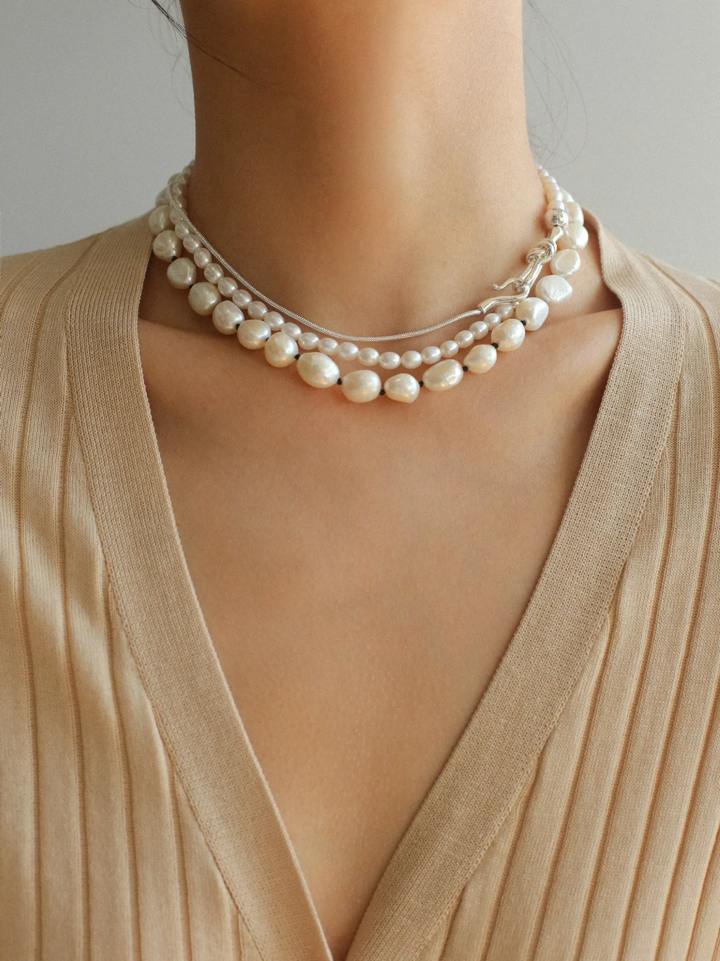 Knot Clasp Pearl Short Necklace