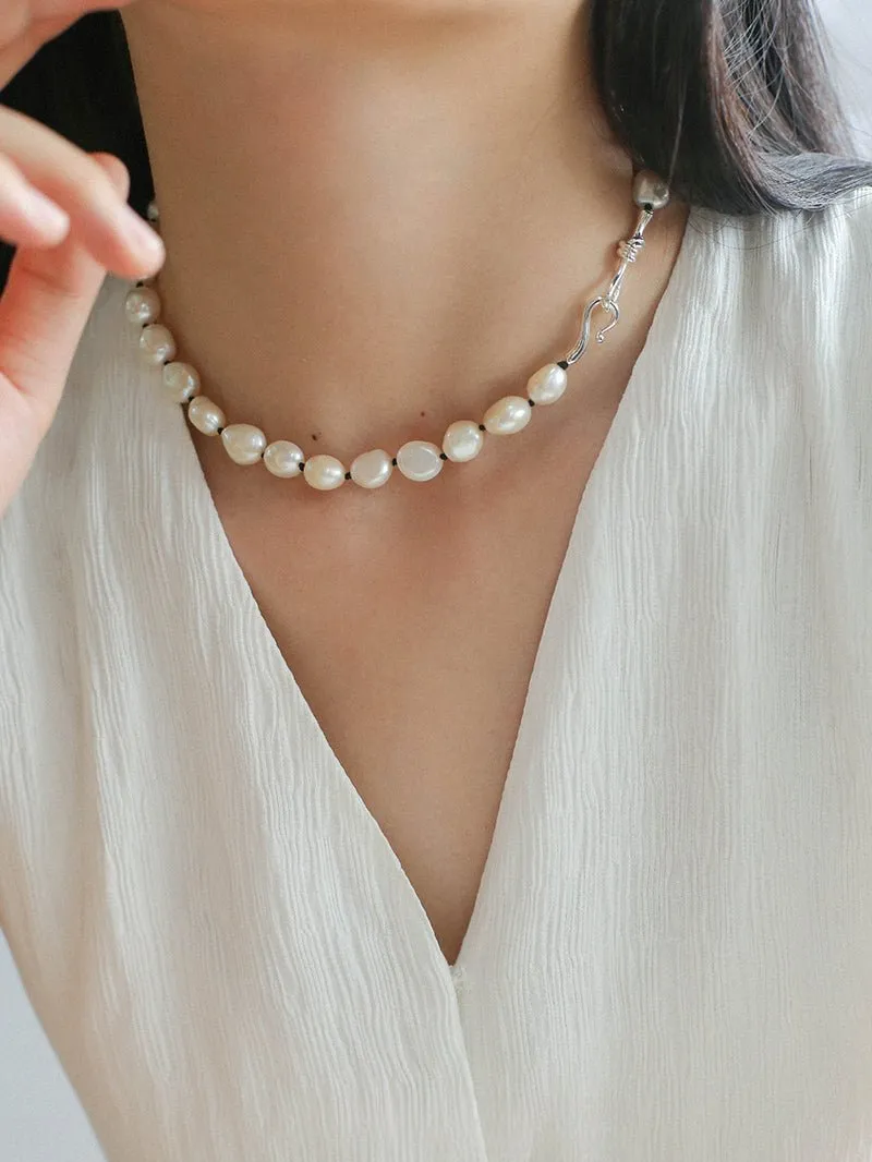 Knot Clasp Pearl Short Necklace