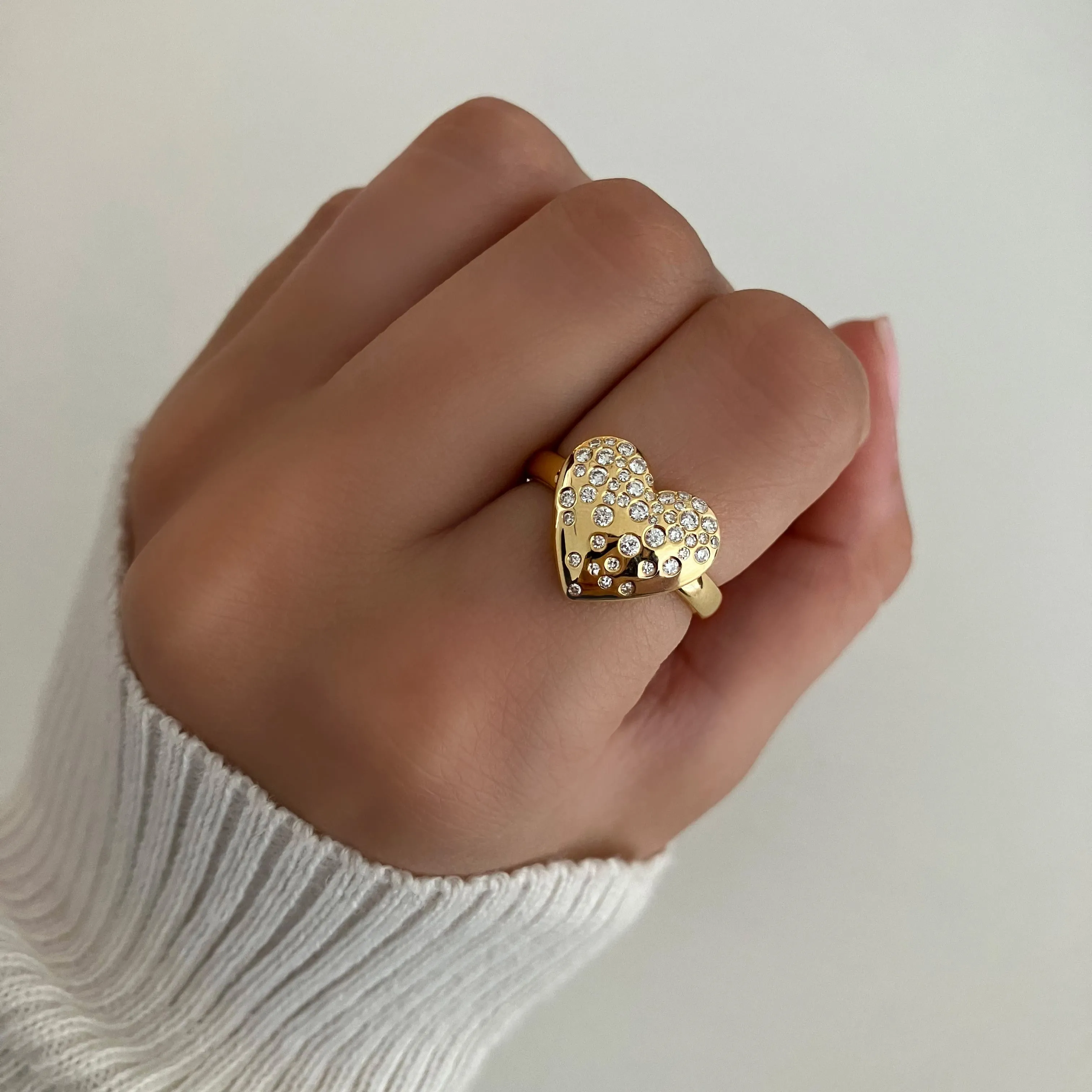 Large Dripping Scattered Heart Ring