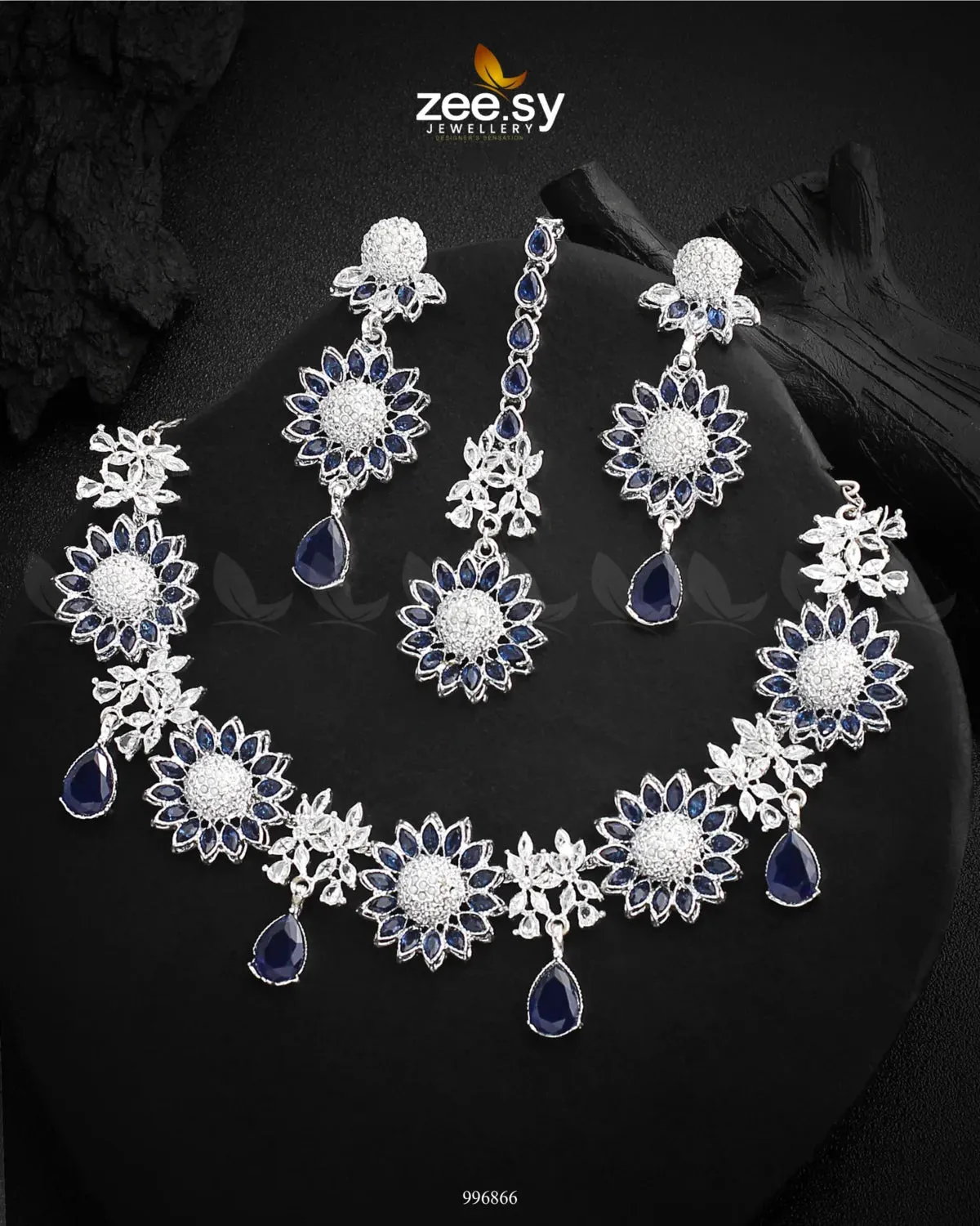 Oleander Necklace Set