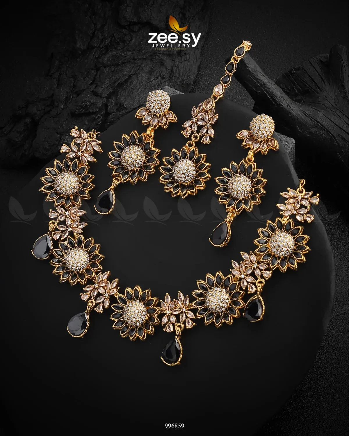 Oleander Necklace Set