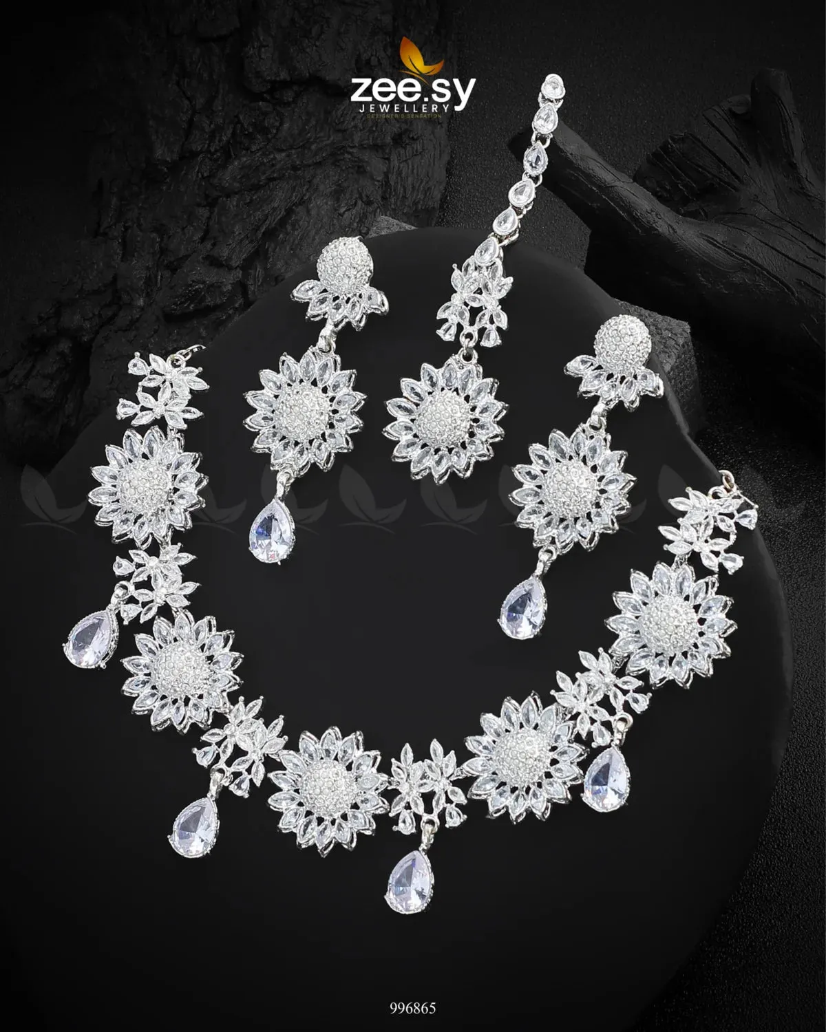 Oleander Necklace Set