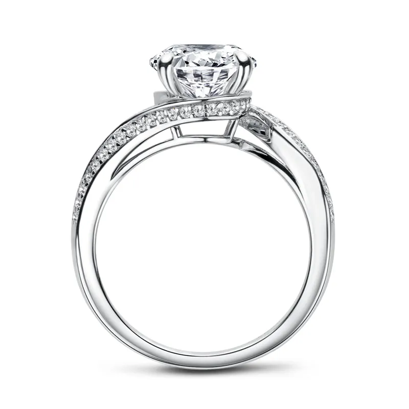 Oval Cut Moissanite Diamond Twisted Ring