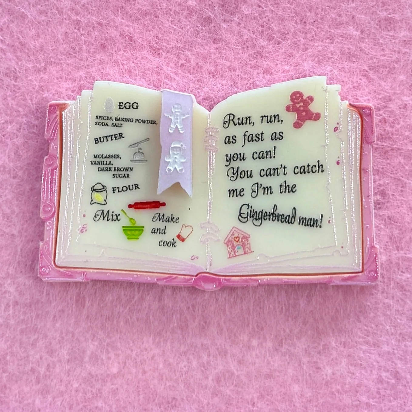Pink Gingerbread cook book - Brooch