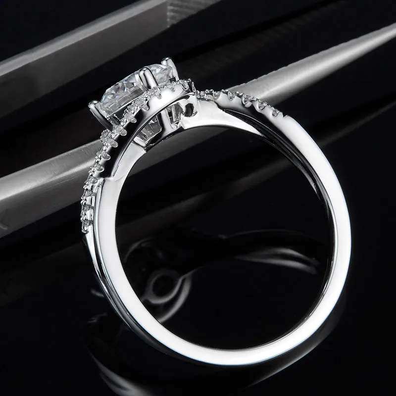 Round Brilliant Cut Moissanite Diamond Twisted Ring