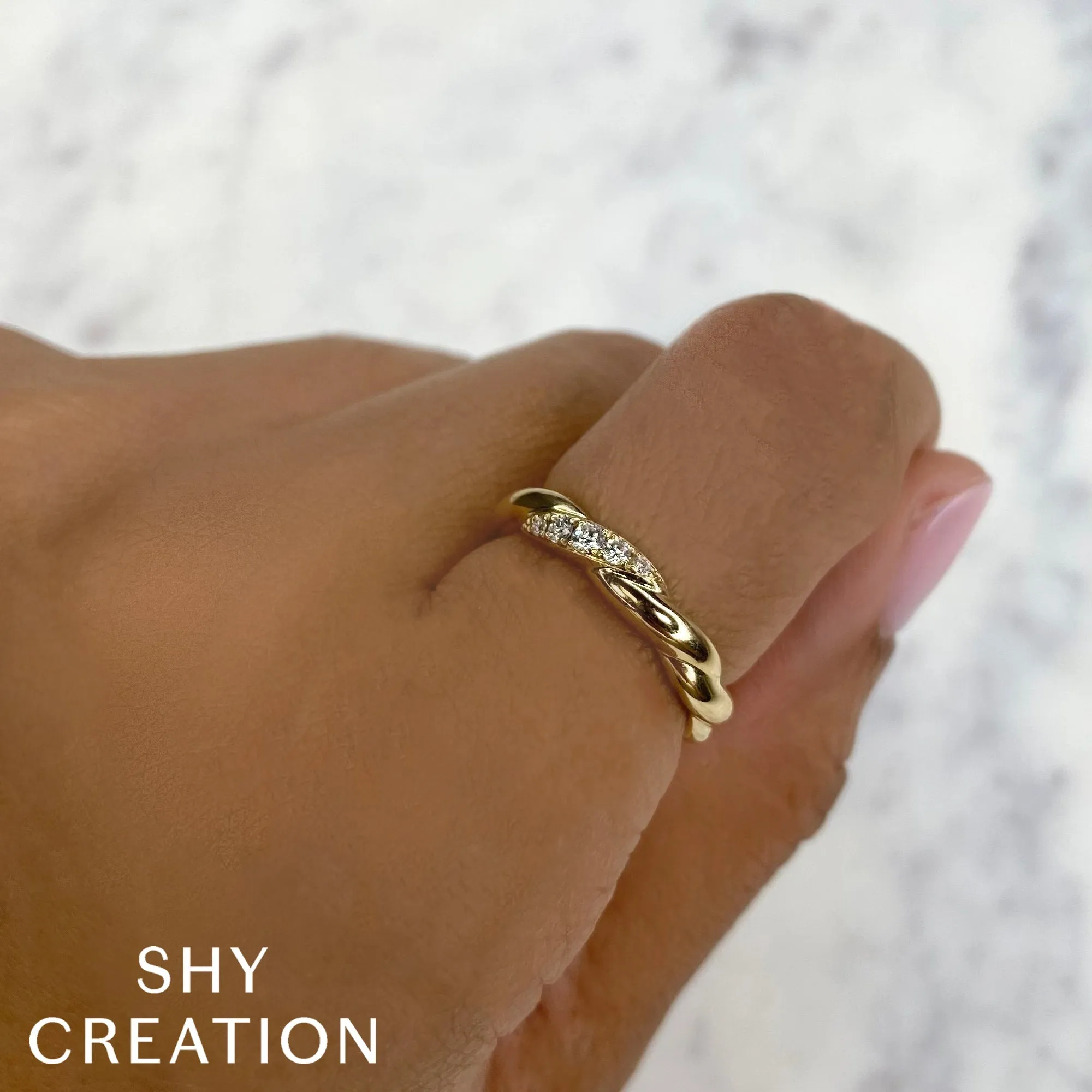 Shy Creation 0.12Ct Diamond Twisted Band SC55024923
