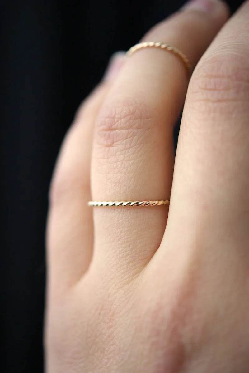 THICK TWISTED STACKING RING