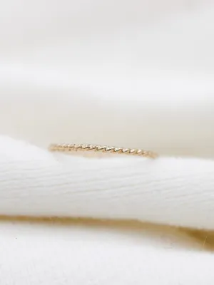 Thin Twisted Band in Gold filled