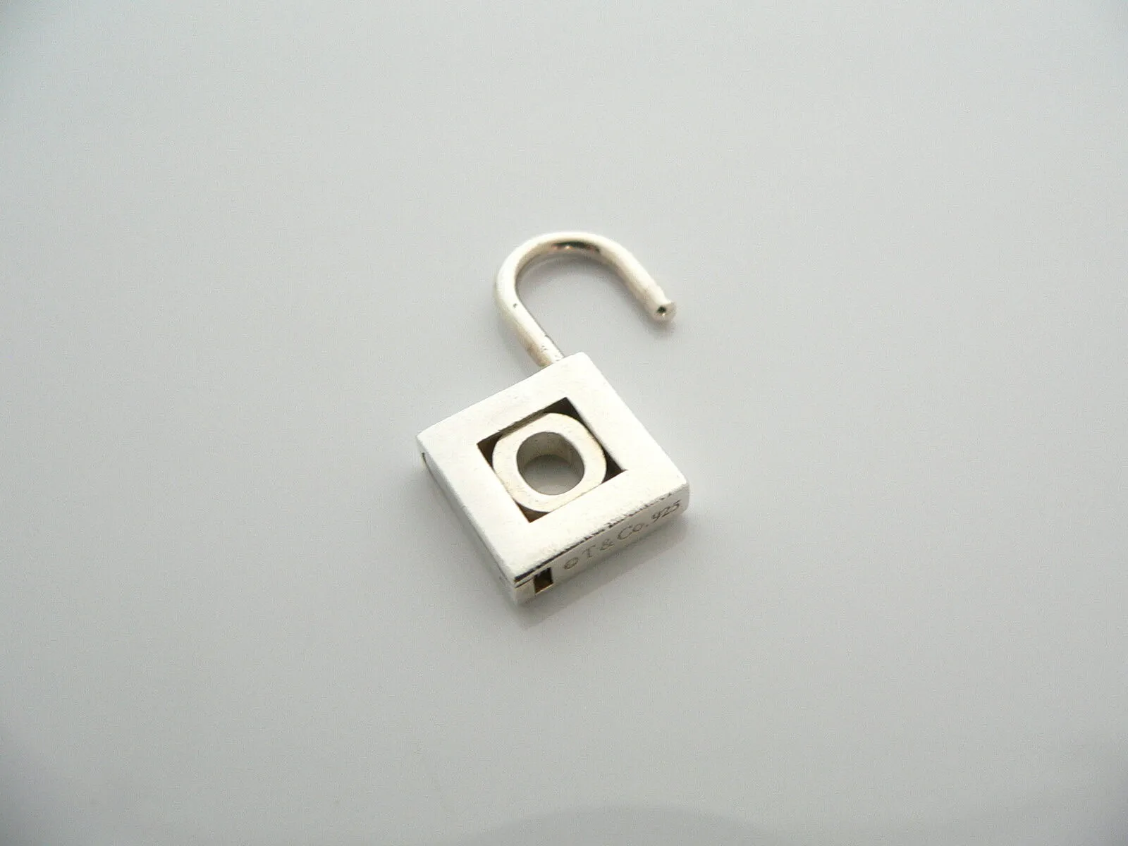 Tiffany & Co Silver Alphabet O Padlock Pendant Charm 4 Necklace Bracelet Gift