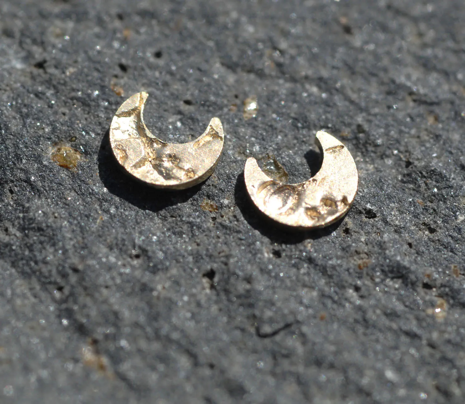 Tiny Metal Paisley Moon