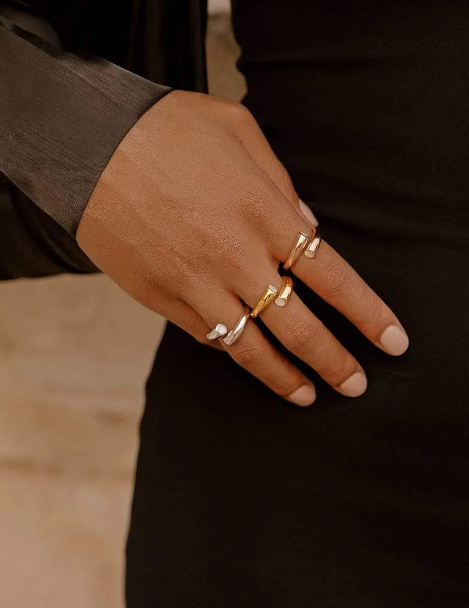Twisted Ring with Mother Of Pearl in 14K Gold - Size 7