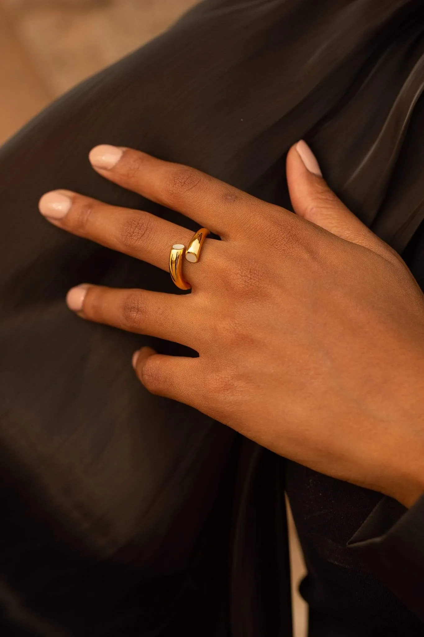 Twisted Ring with Mother Of Pearl in 14K Gold - Size 7