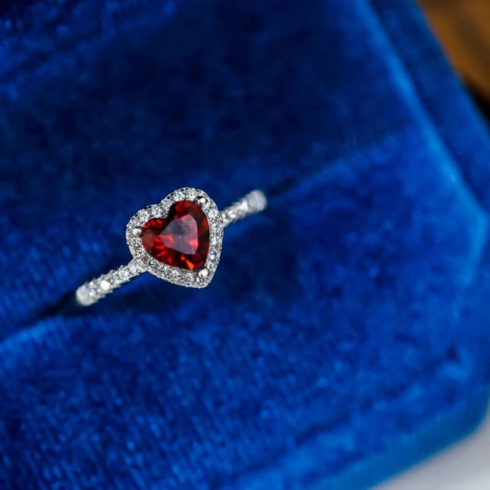Zarkan Red Heart Shining Minimal Silver Rings